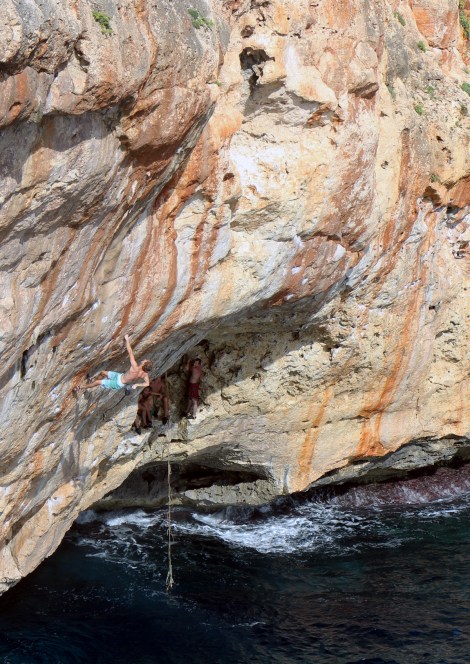 In the Night every Cat is Black © Laura McQuillan