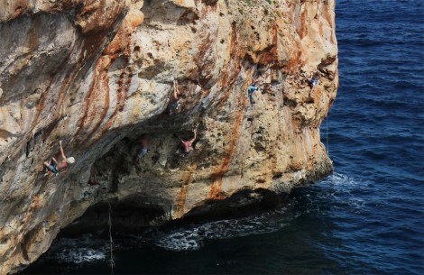 Nathan leading the conga up Ejector Seat © Oli Grounsell